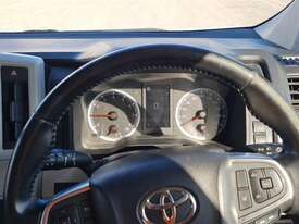 Toyota Hiace H300 - picture2' - Click to enlarge