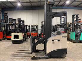 stand up Crown reach truck great battery side shift full working 1.7 ton 6.8m - picture0' - Click to enlarge