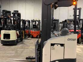 stand up Crown reach truck great battery side shift full working 1.7 ton 6.8m - picture0' - Click to enlarge