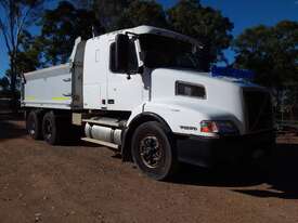 Volvo Tipper Truck - picture0' - Click to enlarge