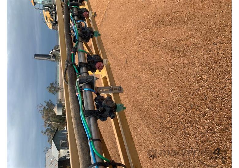 caption 2018 ROGATOR 1300B SPRAYER 36m