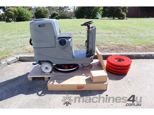 New Unused Yangzi X5 Ride-On Floor Scrubber Washer