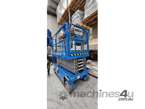 GENIE GS3246 Scissor Lift ONLY 15hrs and Trailer INC