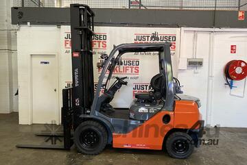 TOYOTA 8FG25 DELUXE 62332 2015 MODEL 2.5 TON 2500 KG CAPACITY LPG GAS FORKLIFT 4500 MM 2 STAGE