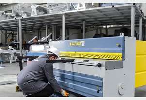 TWICE AS FAST AS MOST HYDRAULIC GUILLOTINES : Capacity - 2560 x 4.0mm. Euro Build Quality