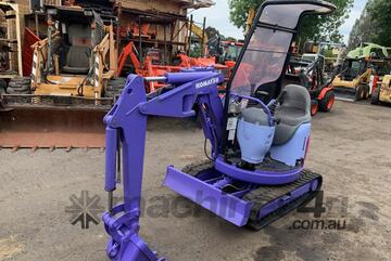 Komatsu PC08UU-1 Mini Excavator Perfect for Tight Access & Landscaping!