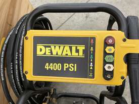 DeWALT jet sprayer - picture2' - Click to enlarge