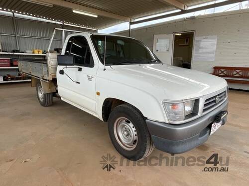 2000 TOYOTA HILUX WORKMATE UTE