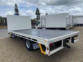 2015 Hino 300 917 White Tray Truck 4.0l 4x2 - picture2' - Click to enlarge