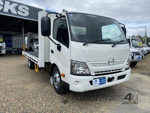 2015 Hino 300 917 White Tray Truck 4.0l 4x2