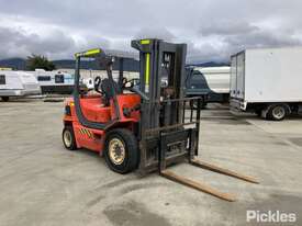 Clark CMP40D Forklift - picture0' - Click to enlarge