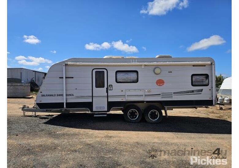 Buy Used 2014 nova 2014 Nova Vita Tandem Axle Caravan Caravans in