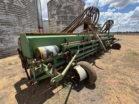 GREAT PLAINS DISC SEEDER  - picture1' - Click to enlarge