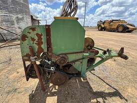 GREAT PLAINS DISC SEEDER  - picture2' - Click to enlarge