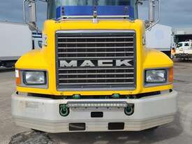 Mack CH - picture1' - Click to enlarge