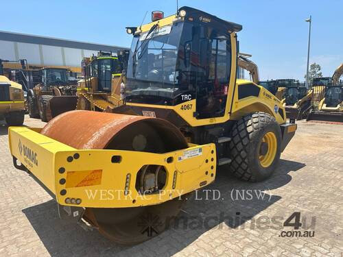 caption BOMAG BW213D-5 Vibratory Single Drum Smooth