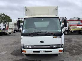 2002 Nissan UD MK190 Pantech (Day Cab) - picture0' - Click to enlarge