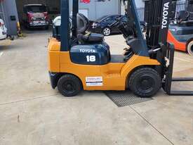 Toyota Forklift 1.8T Container Mast  - picture1' - Click to enlarge