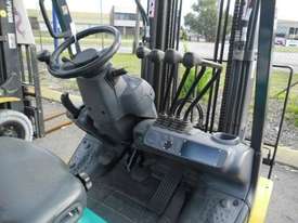 KOMATSU FG25HT-16 - picture1' - Click to enlarge