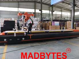 High-performance multi-axis CNC machining center - picture0' - Click to enlarge