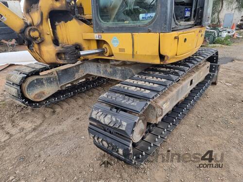 caption Rubber Pad 600mm Bolt-On Tuffpad HD - 400x69mm Bolt Centres