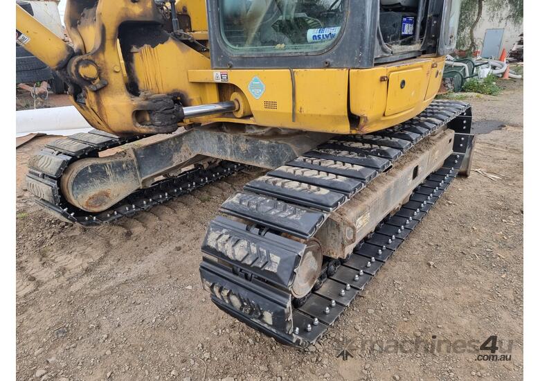 caption Rubber Pad 600mm Bolt-On Tuffpad HD - 400x69mm Bolt Centres