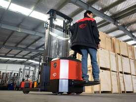 CQE12R SERIES WALKIE- / RIDE-ON REACH TRUCK - picture1' - Click to enlarge