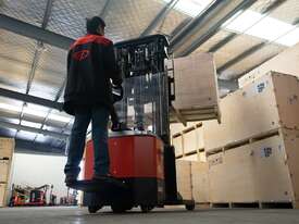 CQE12R SERIES WALKIE- / RIDE-ON REACH TRUCK - picture2' - Click to enlarge