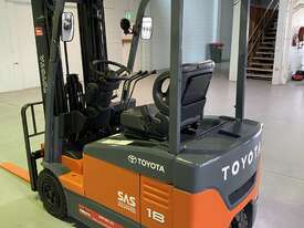 2014 TOYOTA 7FBE18 3 WHEEL FORKLIFT CONTAINER MAST - picture0' - Click to enlarge