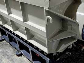 Vibratory Linear Trough Tumbler Machine Deburr Polishing Pre-Paint Preparation - picture0' - Click to enlarge