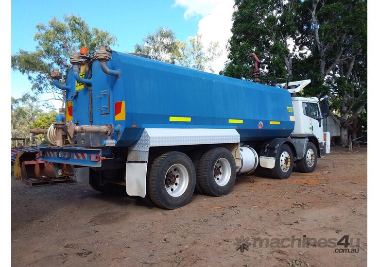 caption Water truck 8 x 4
