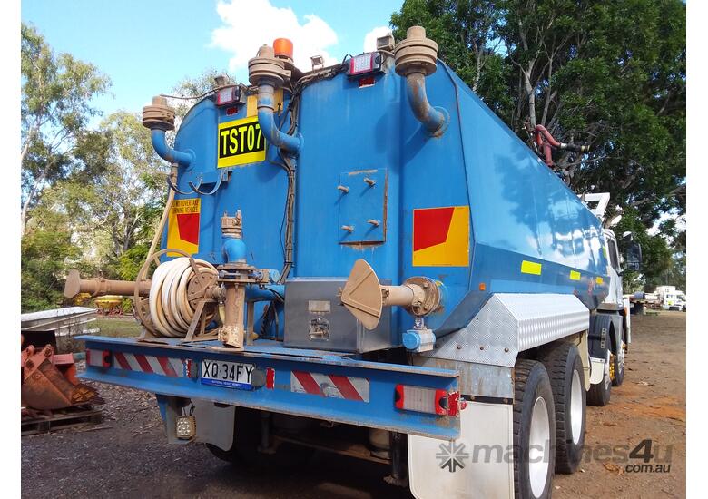 caption Water truck 8 x 4