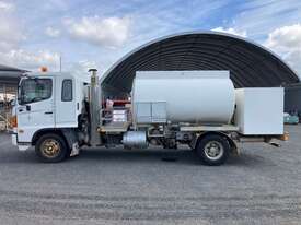 2006 Hino FD Fuel Tanker - picture2' - Click to enlarge