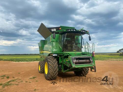 John Deere S690