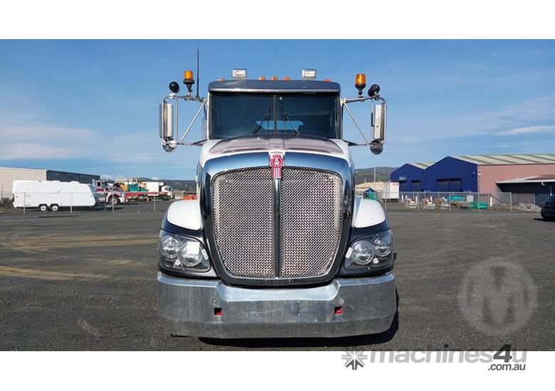 caption Kenworth T409