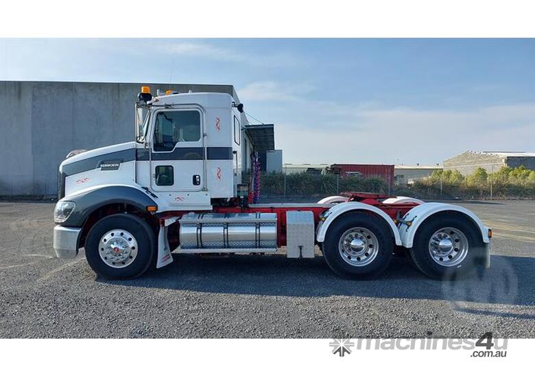 caption Kenworth T409