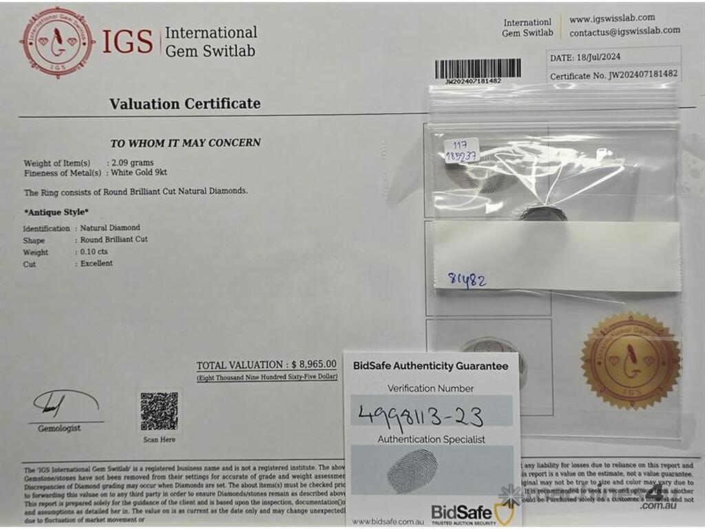 Used MENS WHITE GOLD AND DIAMOND RING MENS WHITE GOLD AND DIAMOND RING