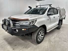 2016 Toyota Hilux SR5 4x4 Dual Cab Utility (Diesel) (Auto) W/ Toolboxes - picture0' - Click to enlarge