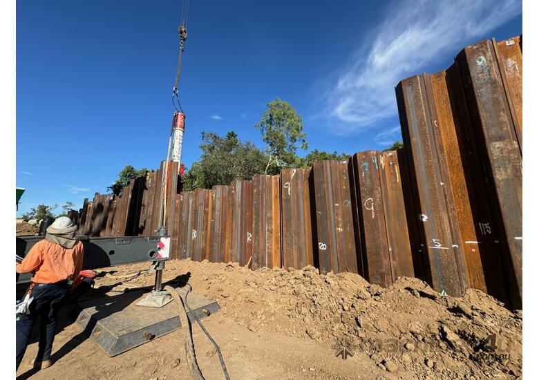 Dawson HPH 2500 Hydraulic Impact Hammer and Power Pack - 2000kg Ram Mass - Sleeve or Sheet Pile Legs - Hire