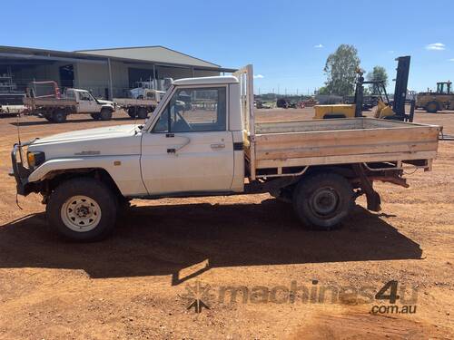 1998 Toyota Landcruiser  Diesel (NON MOBILE)