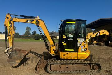 2013 Caterpilar 305E CR Mini Excavator + Buckets