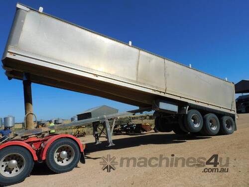 Hamelex Tri-Axle Tipper Trailer