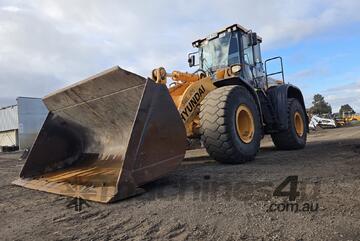 2019 HYUNDAI HL760-9 18T ARTIC WHEEL LOADER (L124) WITH QUICK HITCH, FORKS, 33M3 GP BUCKET, 5120 HRS
