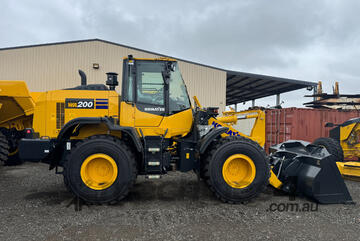 Komatsu WA200-8 Loader/Tool Carrier Loader