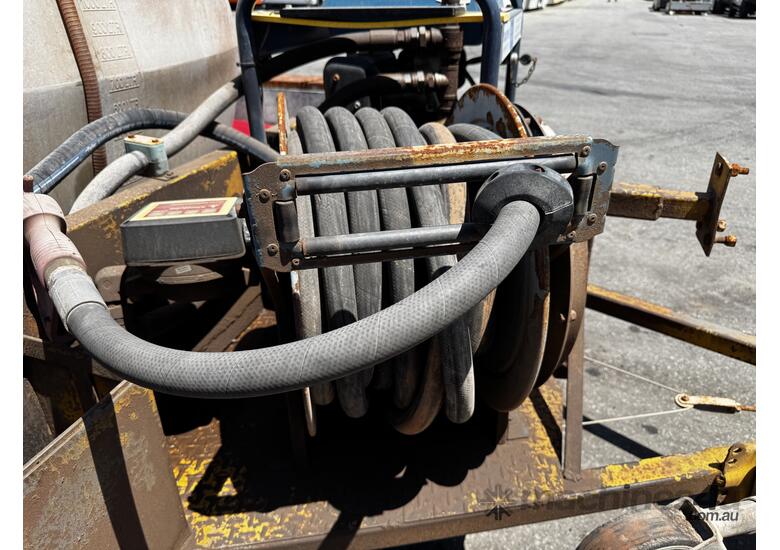 caption 1977 Box Trailer With Fuel Tank, Hose And Compressor