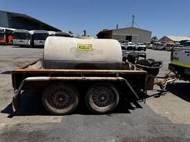 1977 Box Trailer With Fuel Tank, Hose And Compressor - picture2' - Click to enlarge