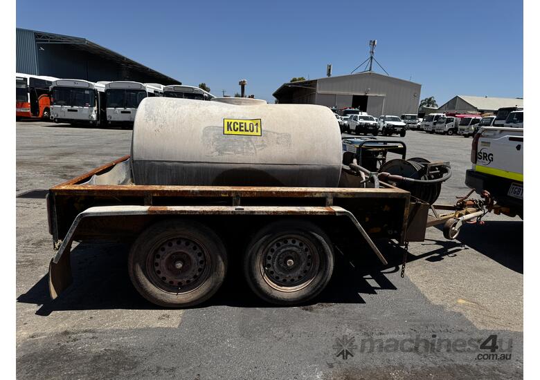 caption 1977 Box Trailer With Fuel Tank, Hose And Compressor