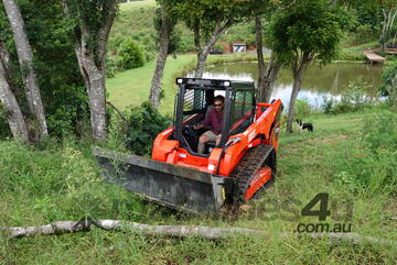   KIOTI SKID STEER - TRACK TL750 *INCLUDING 4-IN-1 BUCKET*