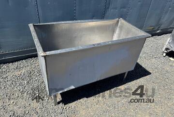 Tank Stainless Steel 1.3m Long x 650mm Wide x 850mm Deep