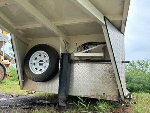 caption 2018 Iron Horse Tandem Axle Gooseneck Horse Float